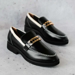 ALL BLACK - Clip and Stitch Loafer
