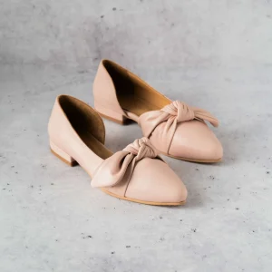 Bueno - Ivory - Black or Pale Pink Leather