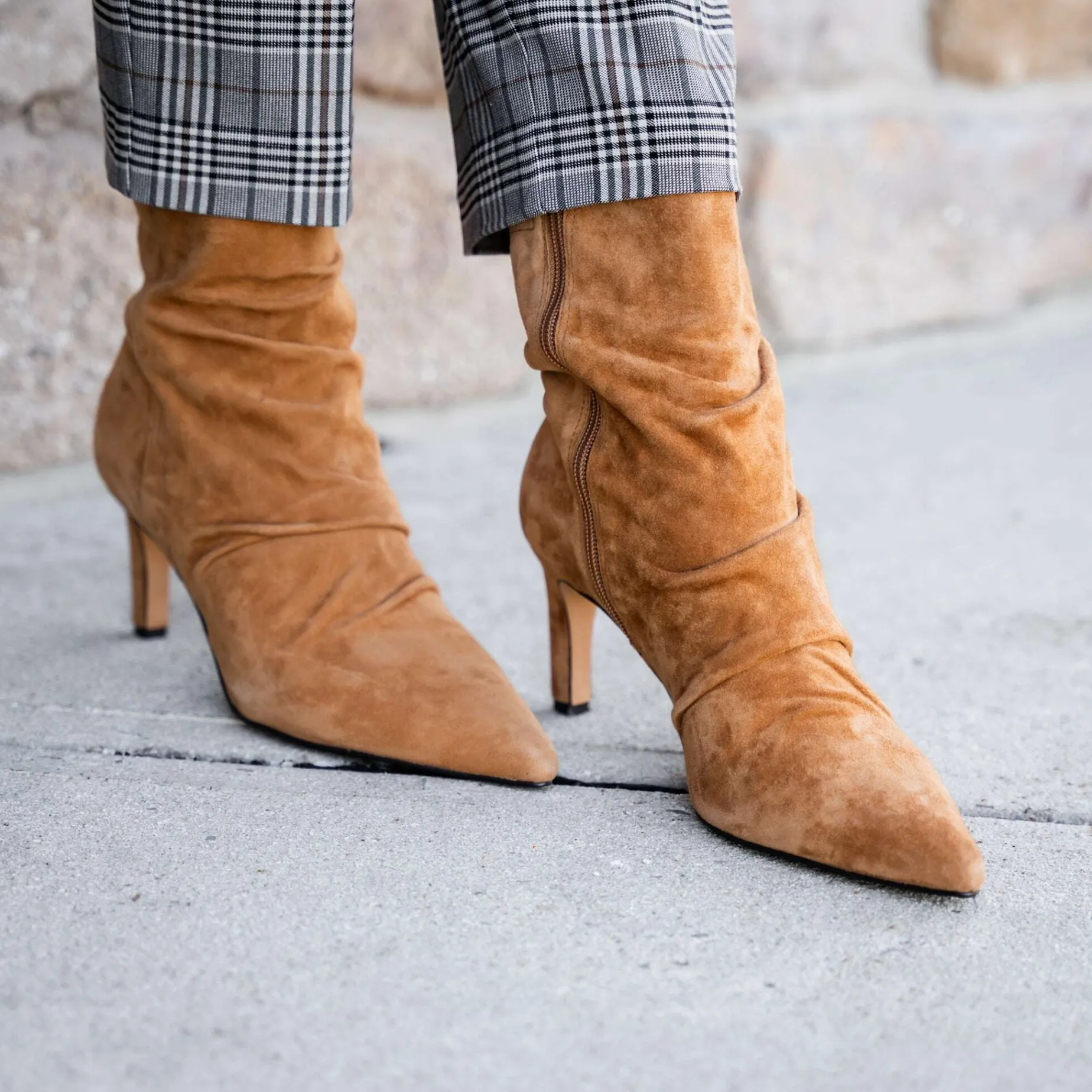 dolce_vita__fernly_mid_ca_0.webp DOLCE VITA - FERNLY Mid Calf High Heel Suede Boot