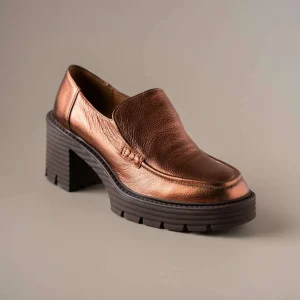 EOS - MALIA Chunky Lug Sole Loafer in Rust & Black