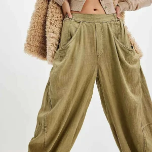 FREE PEOPLE - High Road Solid Barrel Pant - Python