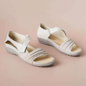NAOT - Papaki in Beige/Ivory Patent