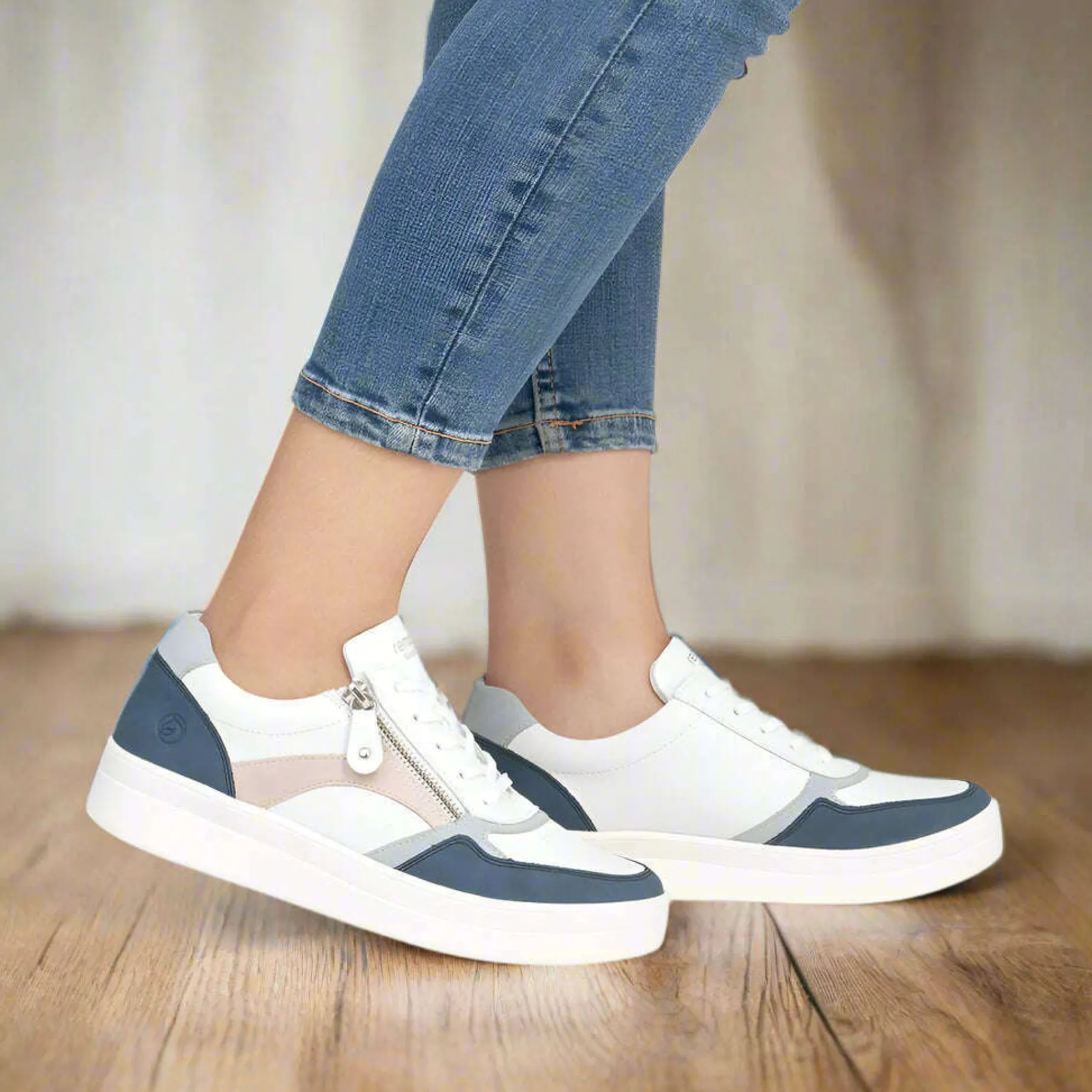 remonte_dj_white_and_blue_1.webp REMONTE D0J01-85 White and Blue Comfortable Lace/Zipper Sneakers