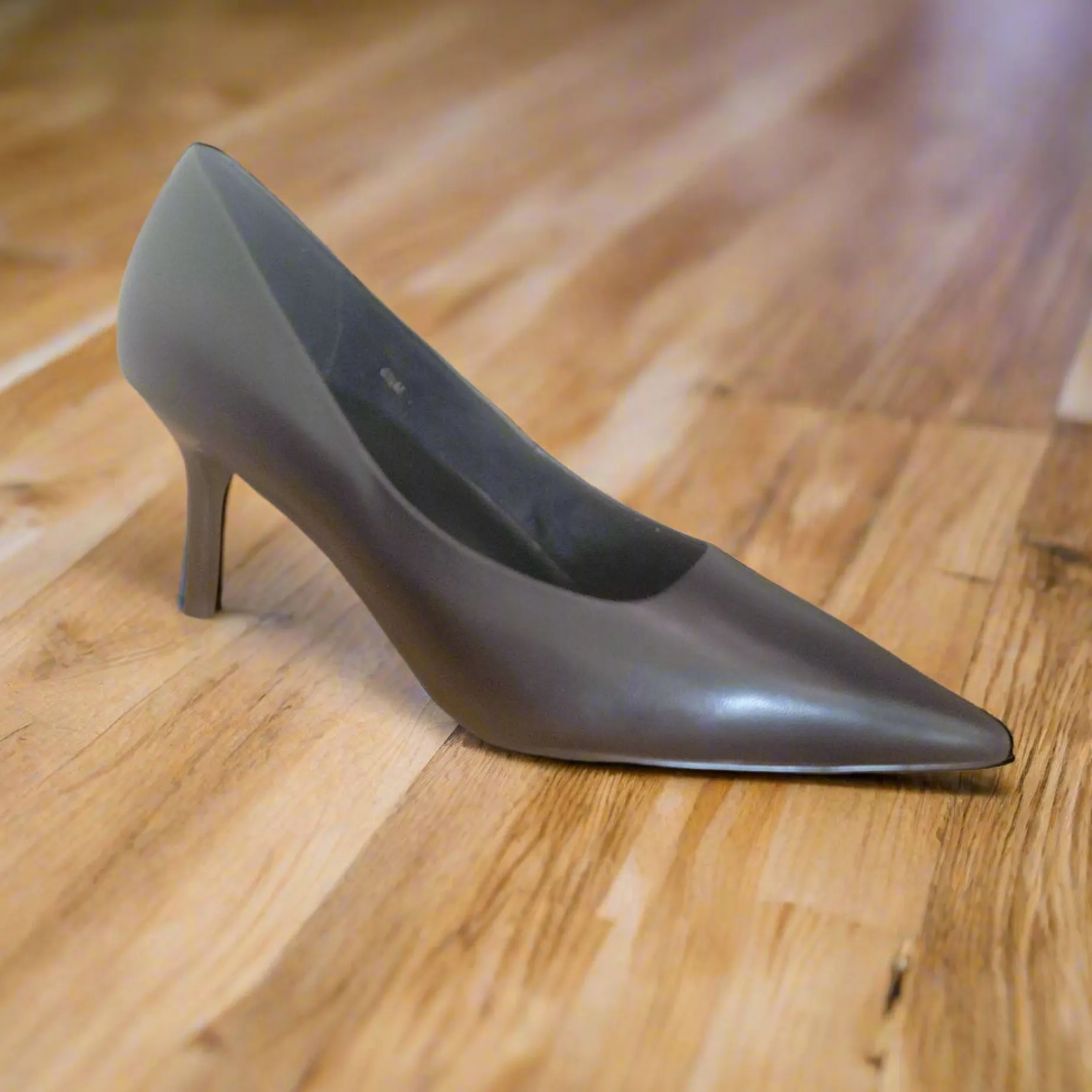 vaneli__dorcet_pointed_to_2.webp VANELi - Dorcet Pointed Toe High Heel Leather Pump
